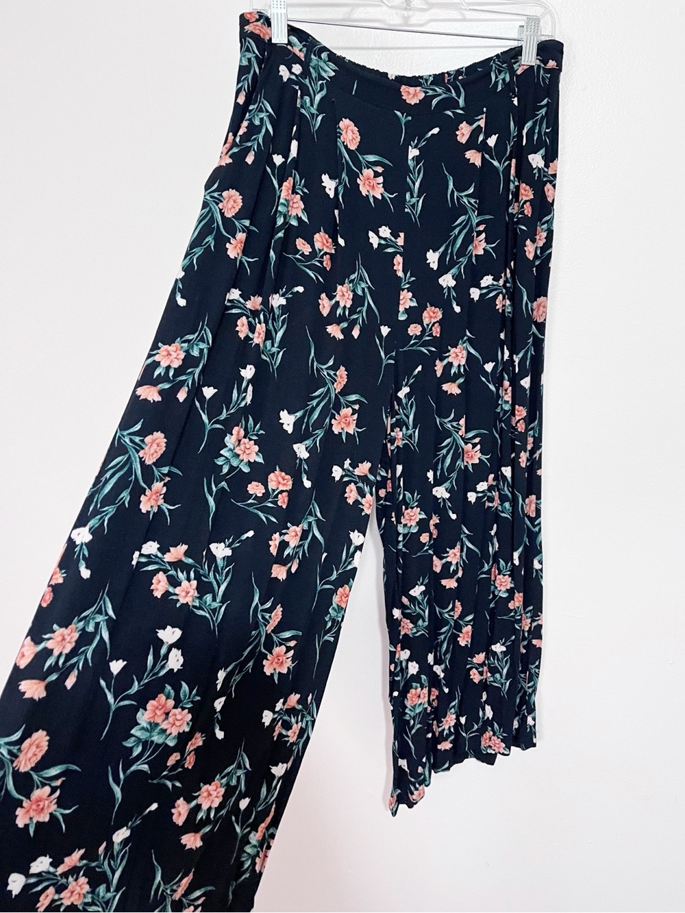 American Eagle Wide Leg Black Floral Palazzo Pants w/Belt